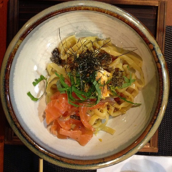 5/13/2013 tarihinde Madeleine R.ziyaretçi tarafından Yuji Ramen Kitchen'de çekilen fotoğraf