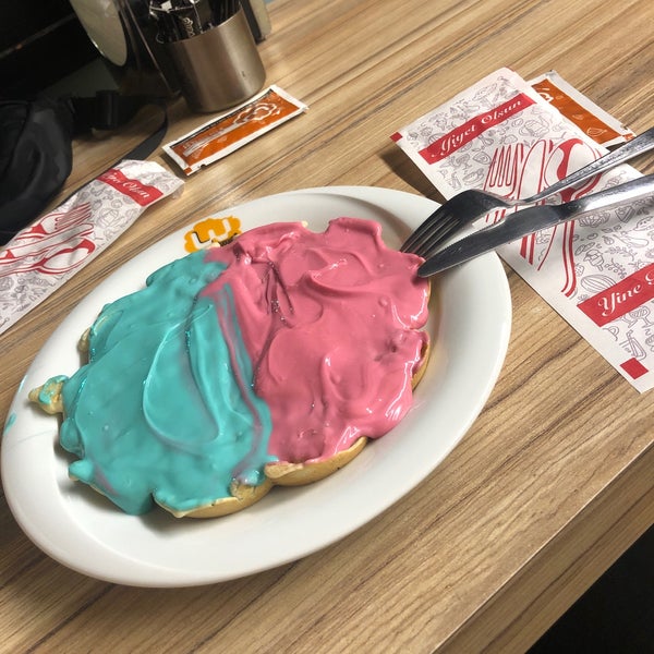 7/28/2019에 Bedriye K.님이 Levent Waffle에서 찍은 사진