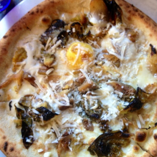 2/18/2013にPhyllis F.がSan Marzano Brick Oven Pizzaで撮った写真