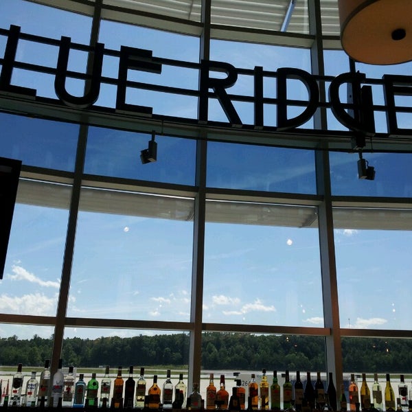 Foto diambil di Blue Ridge Tavern and Trading Post oleh Elizabeth M. pada 6/11/2013
