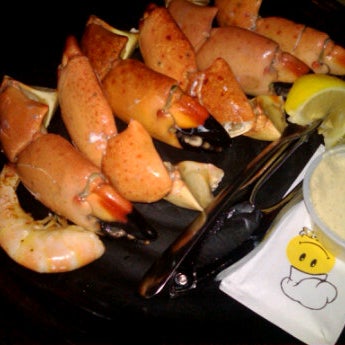 Foto tirada no(a) Billy&#39;s Stone Crab &amp; Seafood por Kathy Z. em 10/27/2012