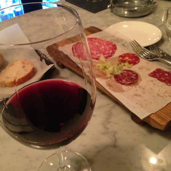 Olio Wine Bar in St. Louis