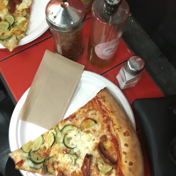 We arrived late and they still had two vegetarian options. We went for the zucchini pizza and boy we were not disappointed! It was absolutely delish! And they play bangers there get your Shazam ready!