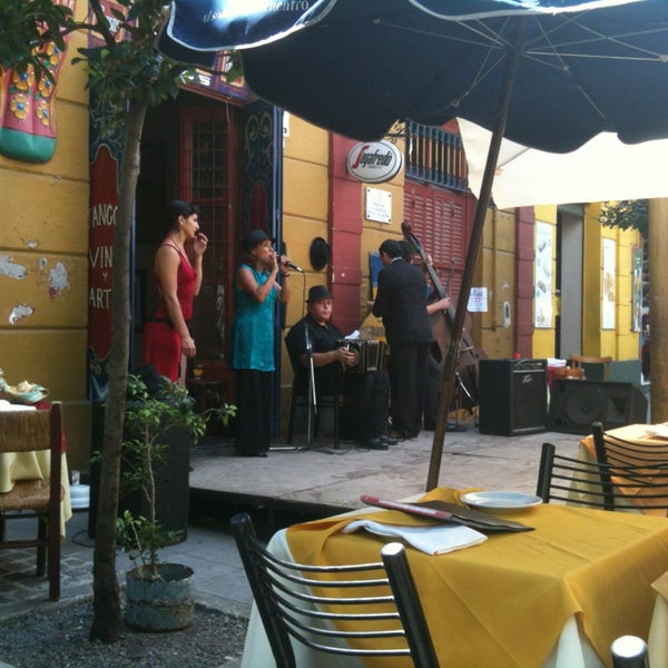 2/12/2013 tarihinde Nicolas F.ziyaretçi tarafından La Barrica Restaurante &amp; Bistrot'de çekilen fotoğraf