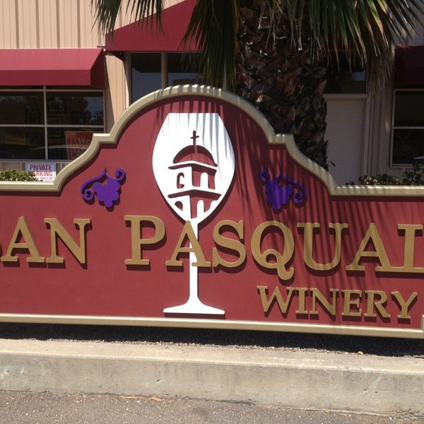 Foto tirada no(a) San Pasqual Winery Tasting Room por Allie C. em 9/6/2013