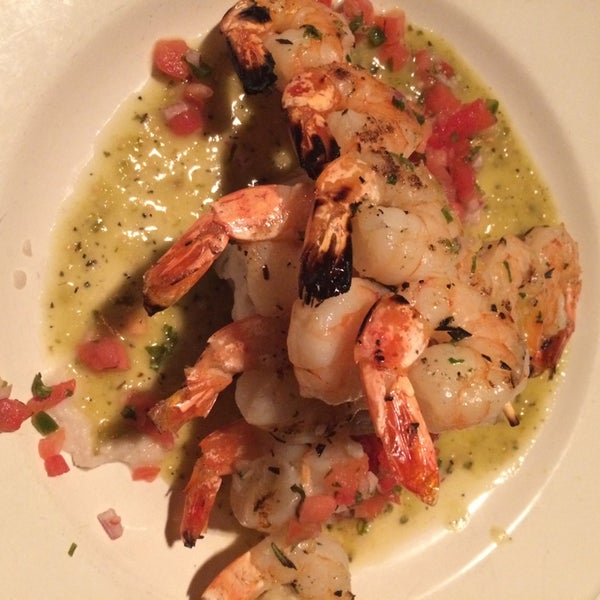 Foto scattata a Sea Catch Restaurant da Sharon F. il 4/10/2014