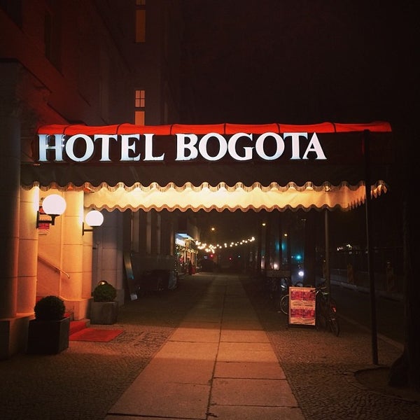 รูปภาพถ่ายที่ Hotel Bogotá โดย Doro K. เมื่อ 12/13/2013
