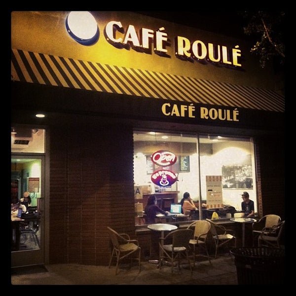 รูปภาพถ่ายที่ Café Roulé โดย Kris F. เมื่อ 10/11/2012
