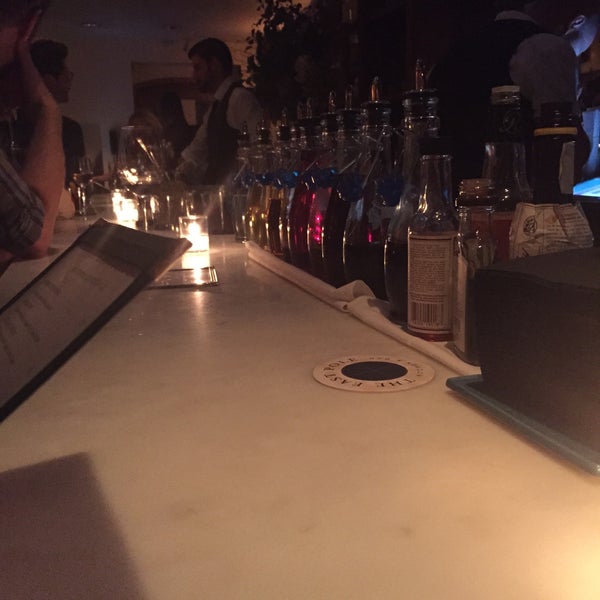 Foto tomada en The East Pole Kitchen &amp; Bar  por Christopher Y. el 9/18/2015