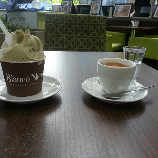Photo taken at Bianco Nero Cioccolato Caffè &amp; Gelato by Wei on 8/27/2013