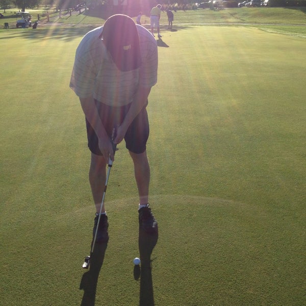 Das Foto wurde bei Braemar Golf Course von Jake M. am 8/10/2013 aufgenommen