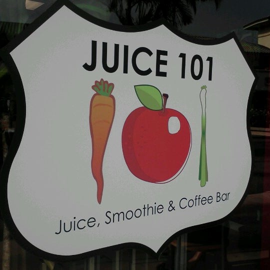 Photo taken at Juice 101 by Jen C. on 10/6/2012