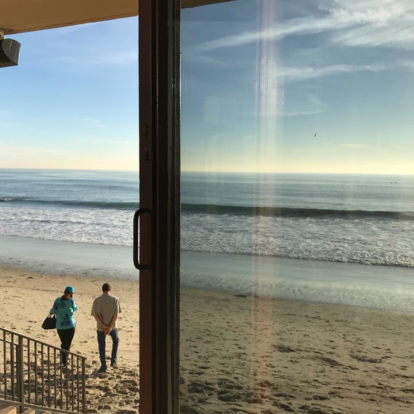 Foto tomada en Surf &amp; Sand Resort  por Jayzen P. el 2/3/2018