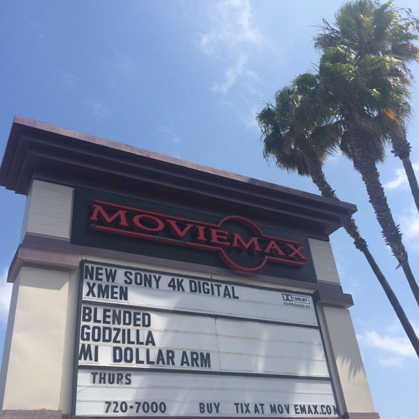 Foto tirada no(a) Moviemax Theatres por Ryan B. em 5/25/2014