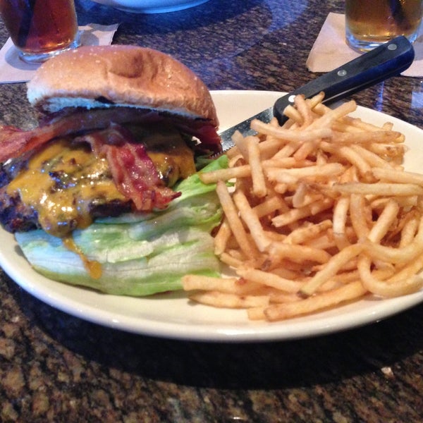 Photo taken at BJ&#39;s Restaurant &amp; Brewhouse by Ryan B. on 5/14/2013