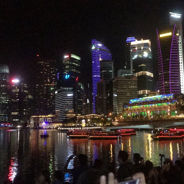 Photo taken at Esplanade - Theatres On The Bay by Jaclyn on 12/31/2018