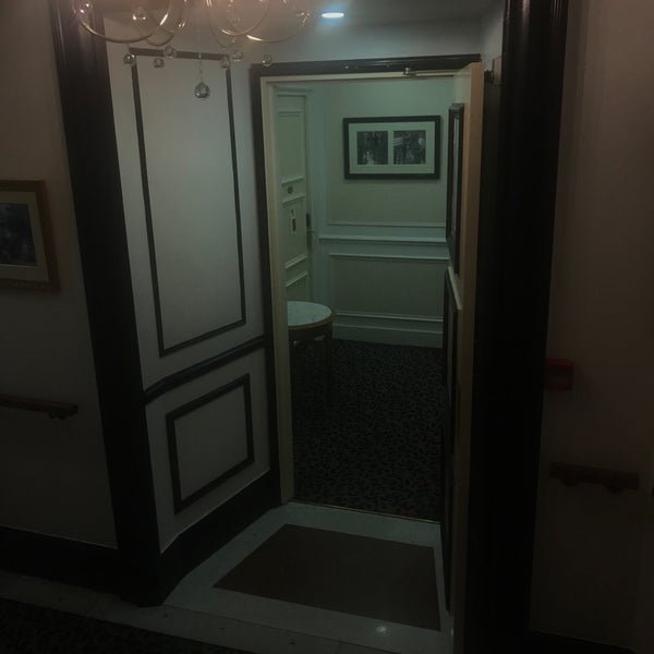 3/2/2019 tarihinde Karen A.ziyaretçi tarafından Hotel Claridge'de çekilen fotoğraf