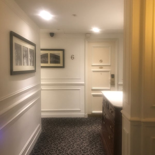 9/23/2018 tarihinde Karen A.ziyaretçi tarafından Hotel Claridge'de çekilen fotoğraf