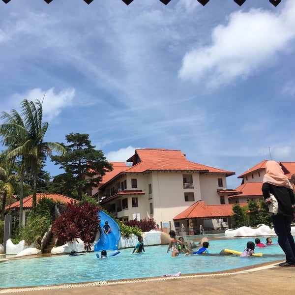Photos At Swimming Pool Kuantan Tembeling Resort Kuantan Pahang