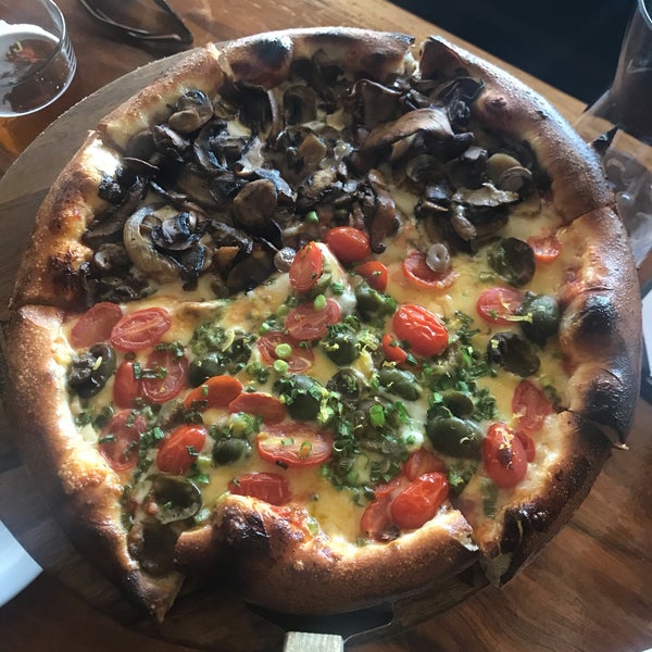 Photo taken at Creekside Pizza &amp; Taproom by Stacy on 6/8/2019