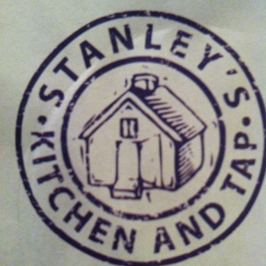 Foto scattata a Stanley&#39;s Kitchen &amp; Tap da Joe M. il 12/8/2012