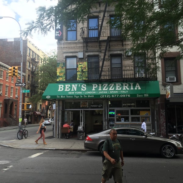 Foto tirada no(a) Ben&#39;s Pizzeria por Nissa em 8/2/2016