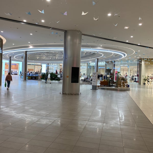 Foto tomada en MEGA Mall  por Ruslan N. el 8/22/2020