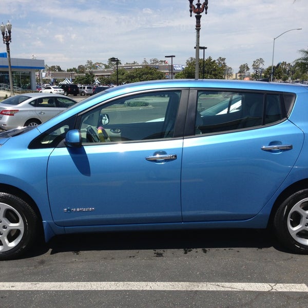 Cerritos Nissan Car Dealership in Cerritos