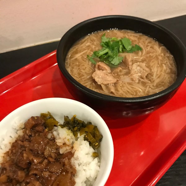 Das Foto wurde bei 台湾麺線 von aishimo am 12/2/2019 aufgenommen