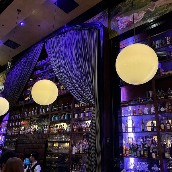 3/30/2022 tarihinde Charlie P.ziyaretçi tarafından The Misfit Restaurant + Bar'de çekilen fotoğraf