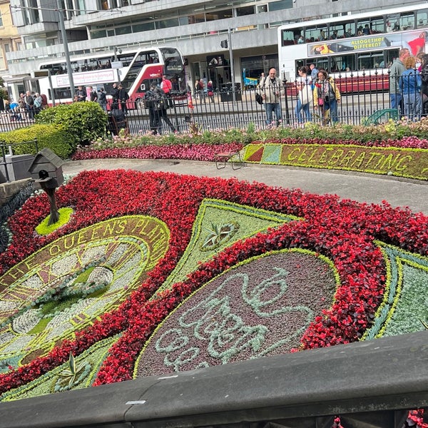 Цветочные часы английский сад Женева, Швейцария