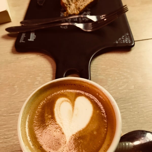 รูปภาพถ่ายที่ Magado Specialty Coffee โดย Nese B. เมื่อ 2/22/2018