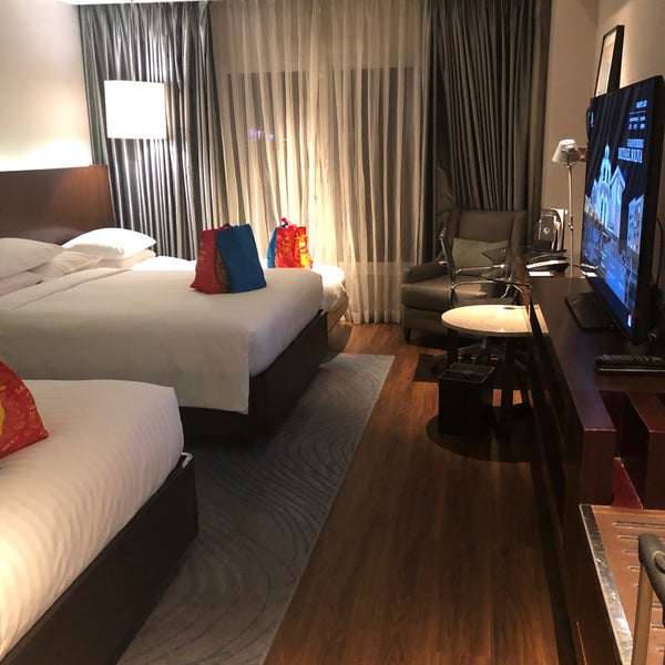 รูปภาพถ่ายที่ Manila Marriott Hotel โดย Joey B. เมื่อ 1/9/2020