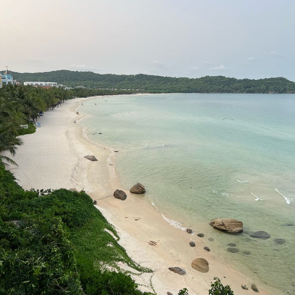 Foto diambil di JW Marriott Phu Quoc Emerald Bay Resort &amp; Spa oleh kt.ma.i pada 4/18/2023