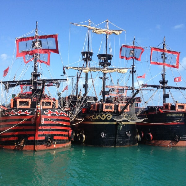 Foto scattata a Captain Hook Pirate Ship da Michael A. il 1/1/2013