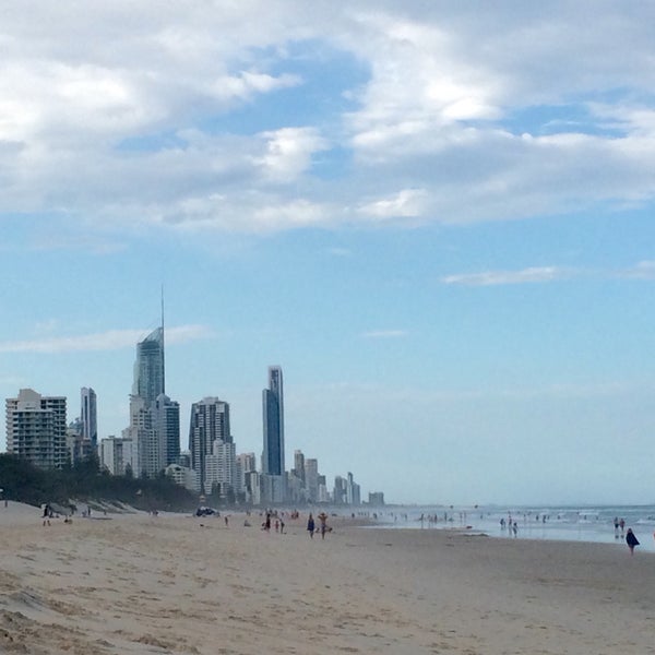 Foto tomada en Kurrawa Beach  por Jonathan A. el 12/24/2014