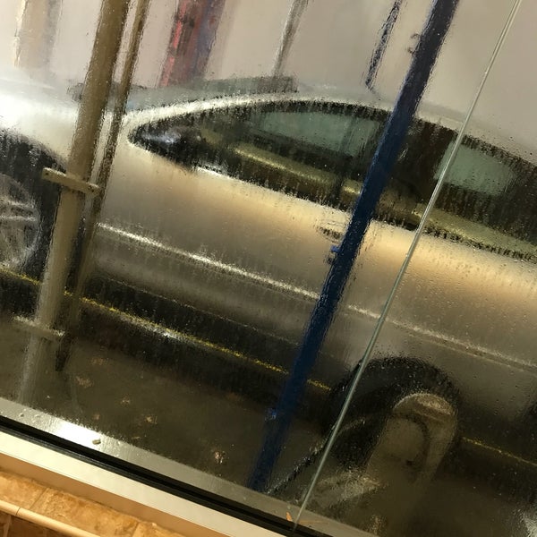 Foto scattata a Jax Car Wash da Stole I. il 11/17/2017