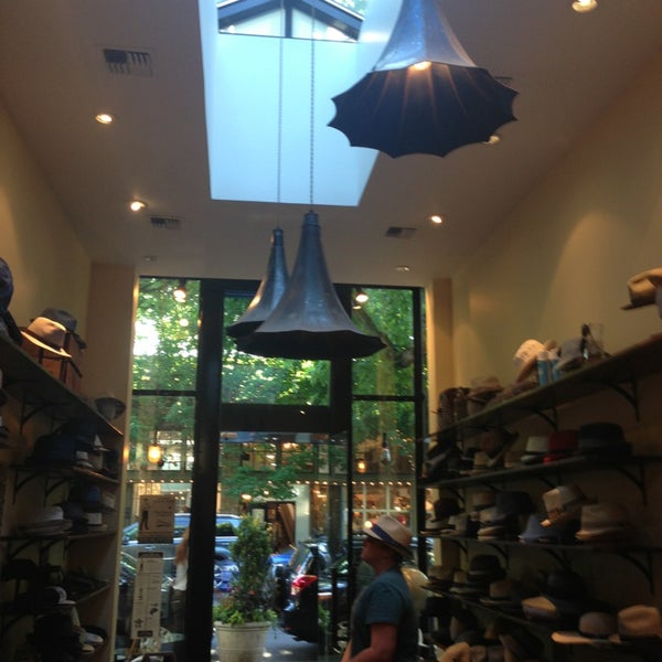 6/8/2013にMark L.がGoorin Bros. Hat Shopで撮った写真