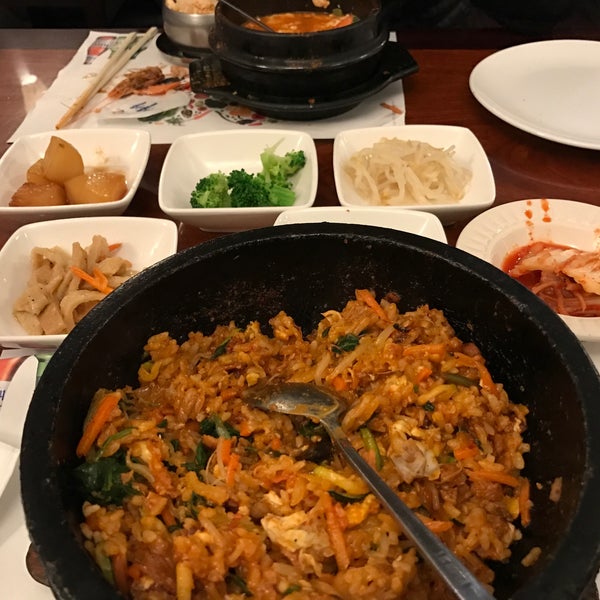 Снимок сделан в Sesame Korean Cuisine пользователем Lena L. 1/13/2017