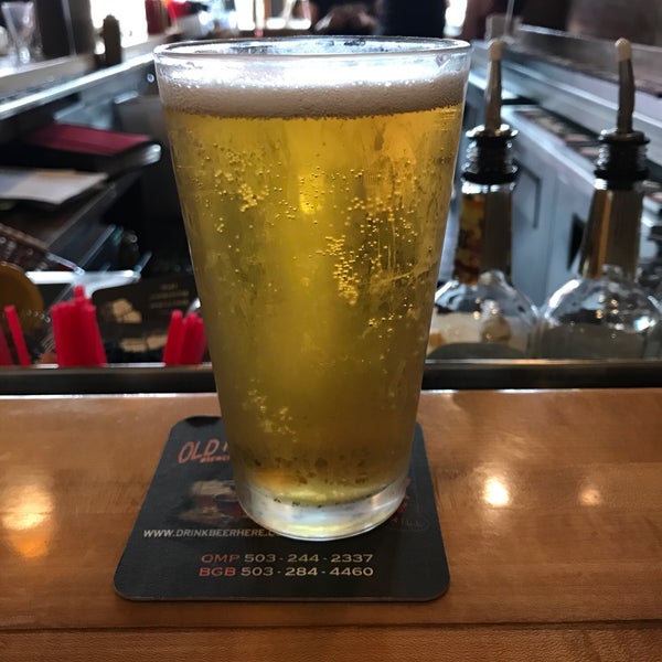 Photo taken at Broadway Grill &amp; Brewery by huskyboi on 8/16/2018