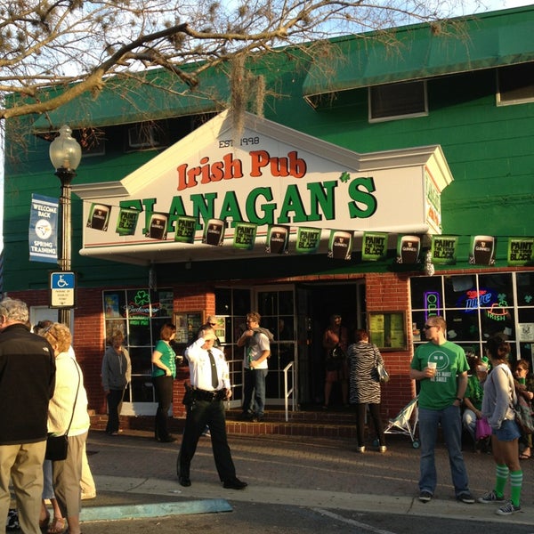 3/17/2013にBaseball BetsyがFlanagans Irish Pubで撮った写真
