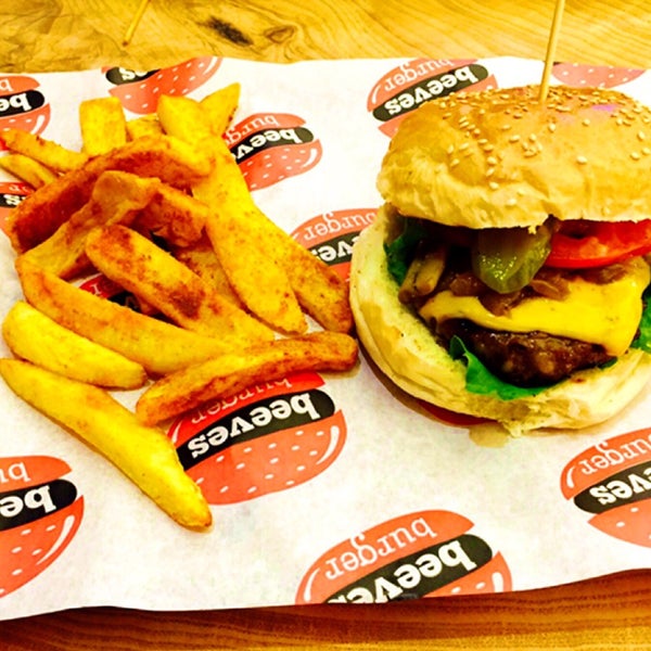 4/10/2017에 🇹🇷Arda🇹🇷 .님이 Beeves Burger&amp;Steakhouse에서 찍은 사진