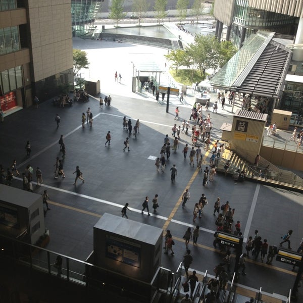 アトリウム広場 梅田 大阪市 大阪府 アトリウム広場 梅田 大阪市 大阪府