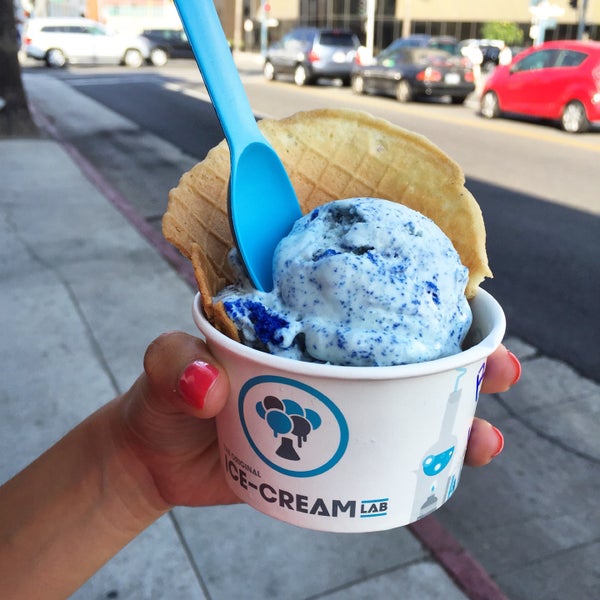 No doubt get the blue velvet nitrogen ice cream. Fresh flavor 💙