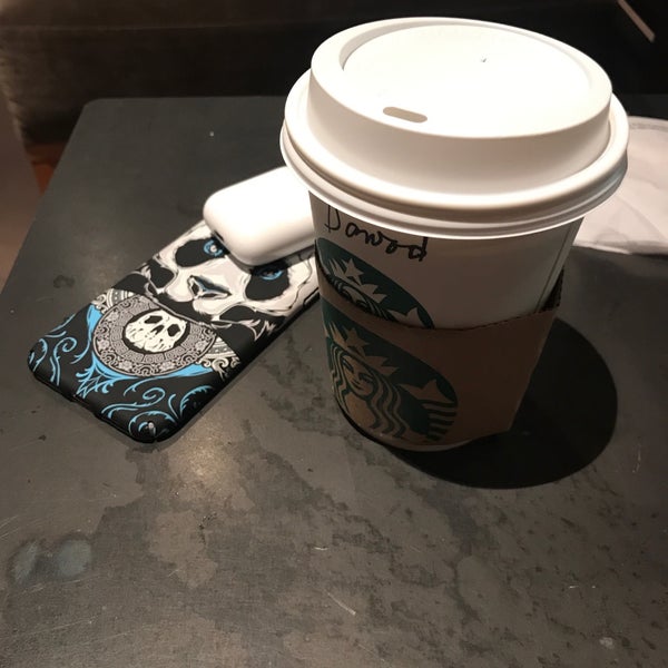 Foto diambil di Starbucks (ستاربكس) oleh Ex A. pada 11/26/2018