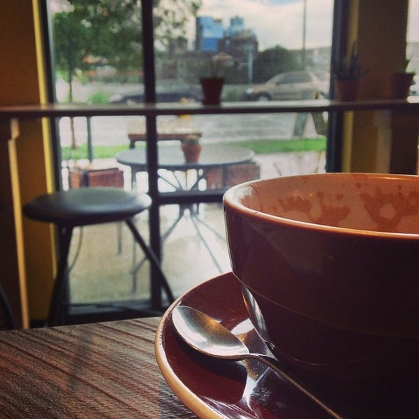 Foto diambil di Metropolis Coffee oleh Jude T. pada 8/17/2014