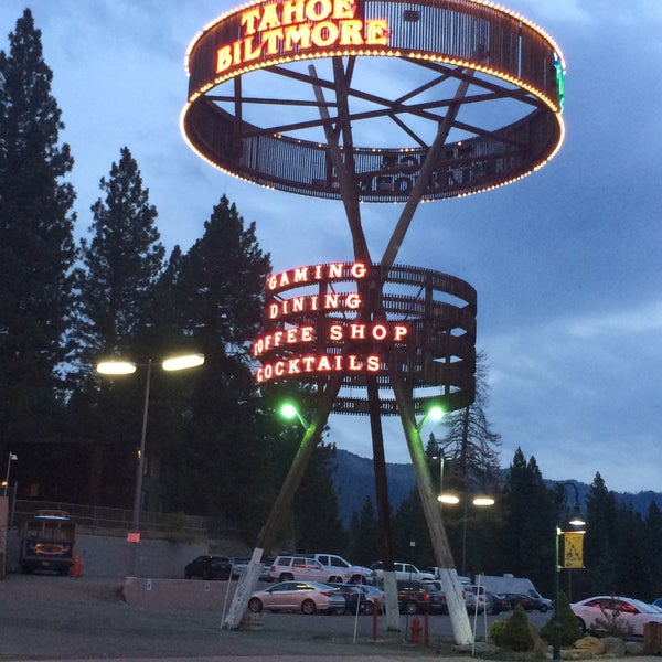 Foto tirada no(a) Tahoe Biltmore Lodge &amp; Casino por Brad P. em 8/2/2015