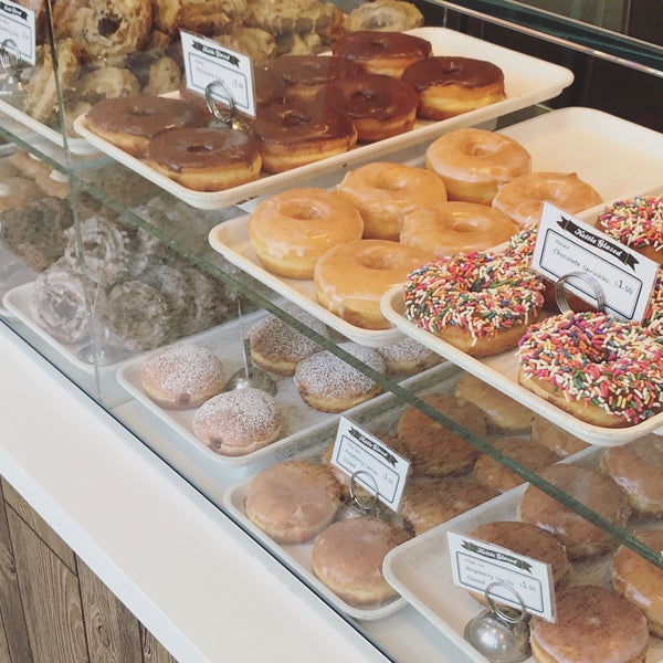 6/8/2018にKevin BurgがKettle Glazed Doughnutsで撮った写真