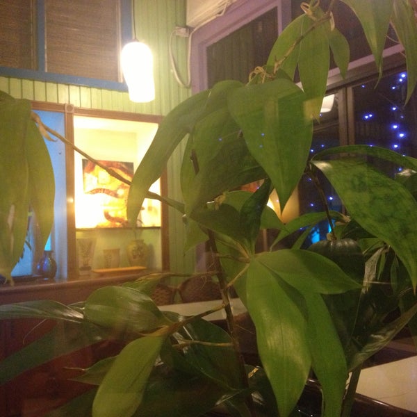 รูปภาพถ่ายที่ Greens Plant Based Restaurant and Café โดย Efren P. เมื่อ 5/4/2013