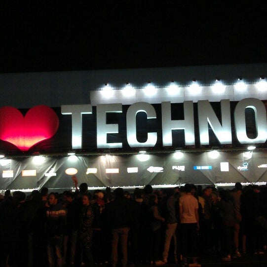 Foto tirada no(a) I Love Techno por Freakske2000 A. em 11/9/2013